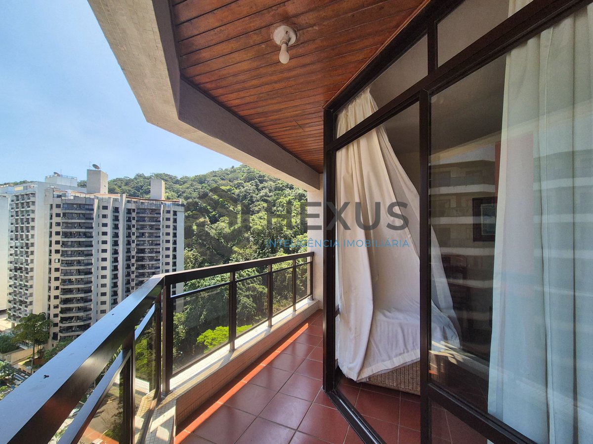 Foto 9 de Apartamento com varanda e lazer na Praia das Pitangueiras, Guaruja