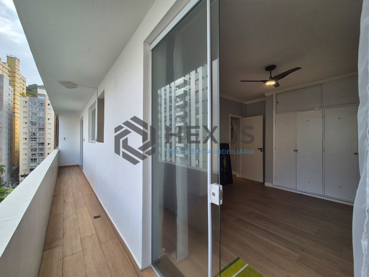 Foto 18 de Apartamento reformado com vista mar a uma quadra da Praia das Pitangueiras, Guaruja
