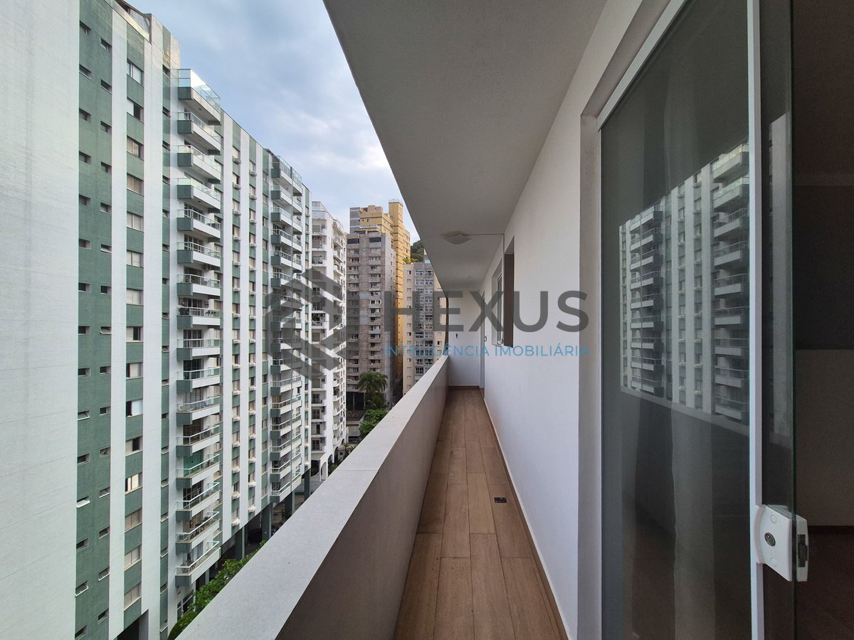 Foto 19 de Apartamento reformado com vista mar a uma quadra da Praia das Pitangueiras, Guaruja