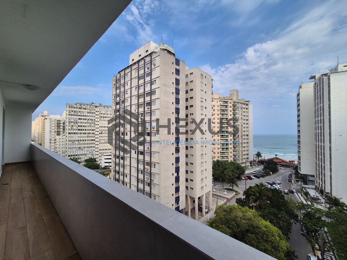 Foto 3 de Apartamento reformado com vista mar a uma quadra da Praia das Pitangueiras, Guaruja