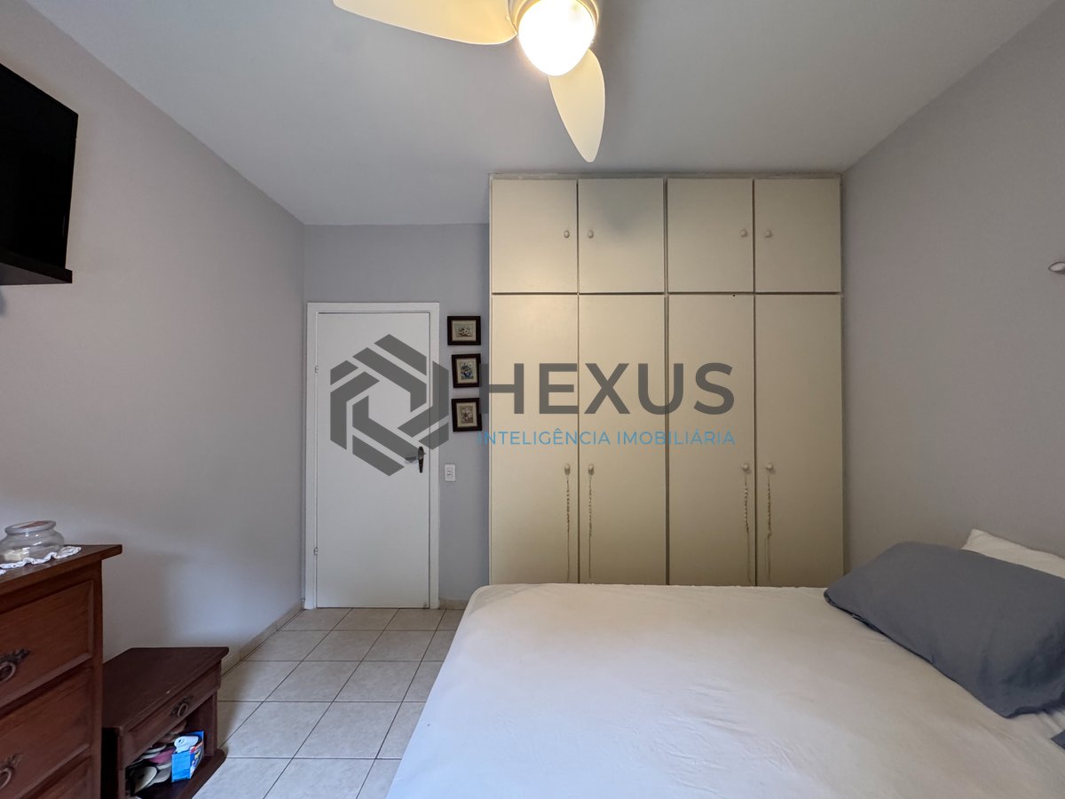 Foto 15 de Apartamento reformado com varanda na quadra mar da Praia das Pitangueiras, Guaruja