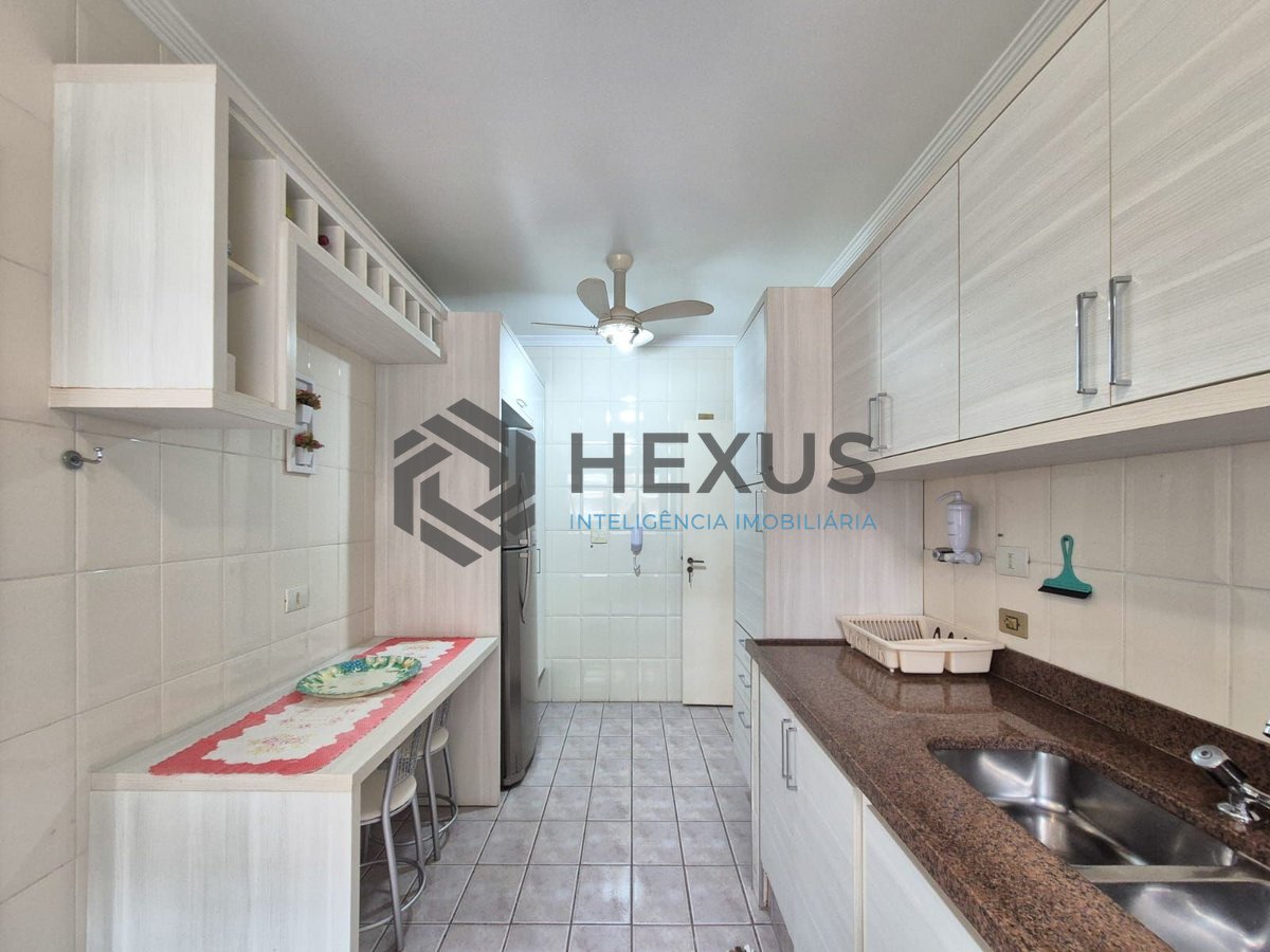 Foto 25 de Apartamento com varanda e lazer na Praia das Pitangueiras, Guaruja