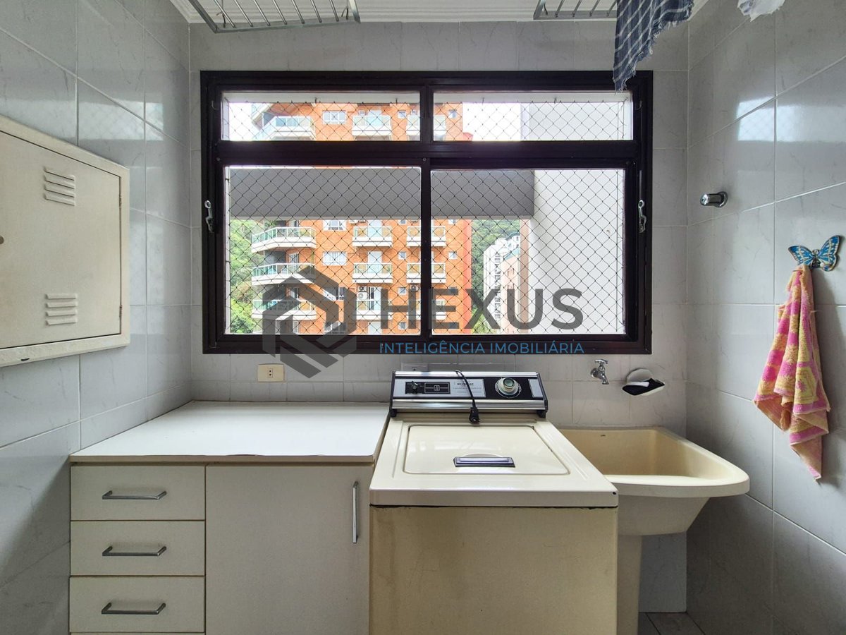 Foto 27 de Apartamento com varanda e lazer na Praia das Pitangueiras, Guaruja