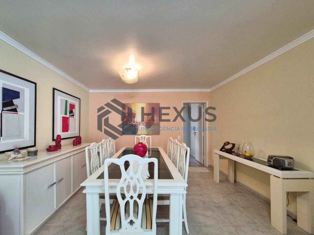 Foto 8 de Apartamento com varanda e lazer na Praia das Pitangueiras, Guaruja