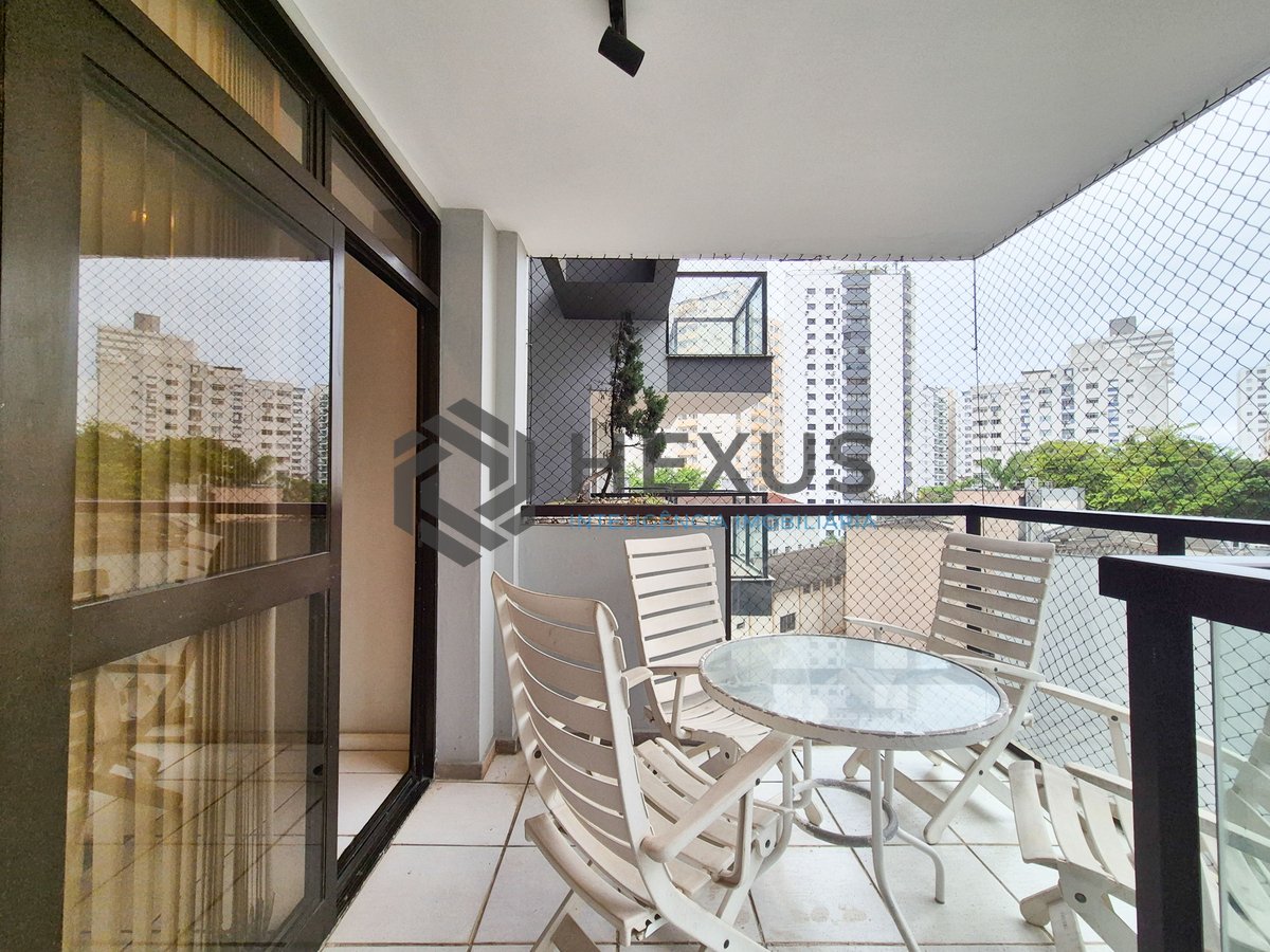 Foto 2 de Apartamento com varanda e lazer na Praia das Pitangueiras, Guaruja