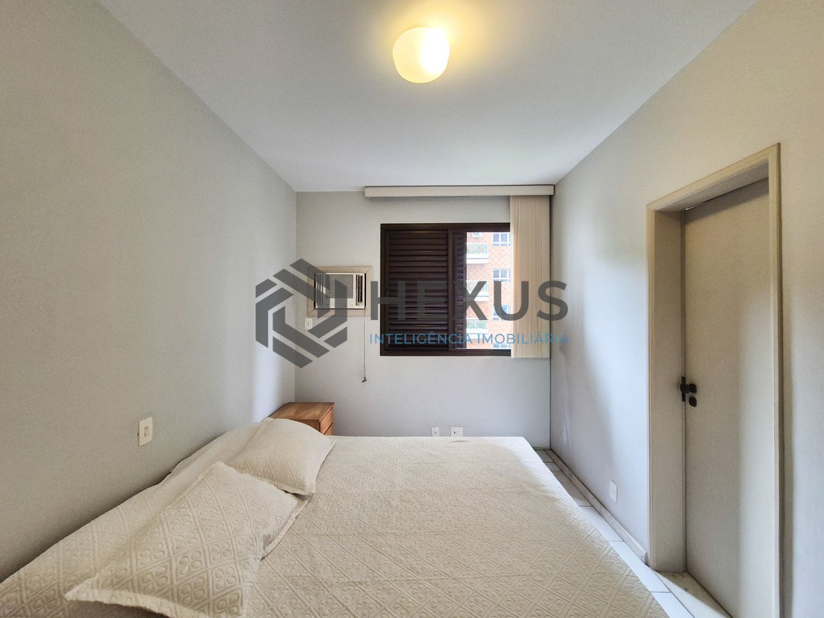 Foto 12 de Apartamento com varanda e lazer na Praia das Pitangueiras, Guaruja