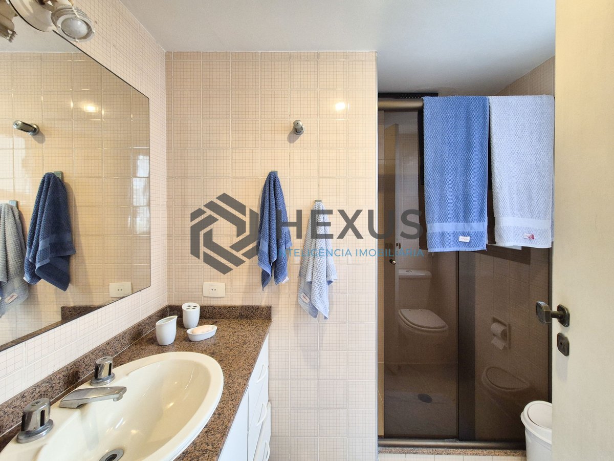 Foto 24 de Apartamento com varanda e lazer na Praia das Pitangueiras, Guaruja