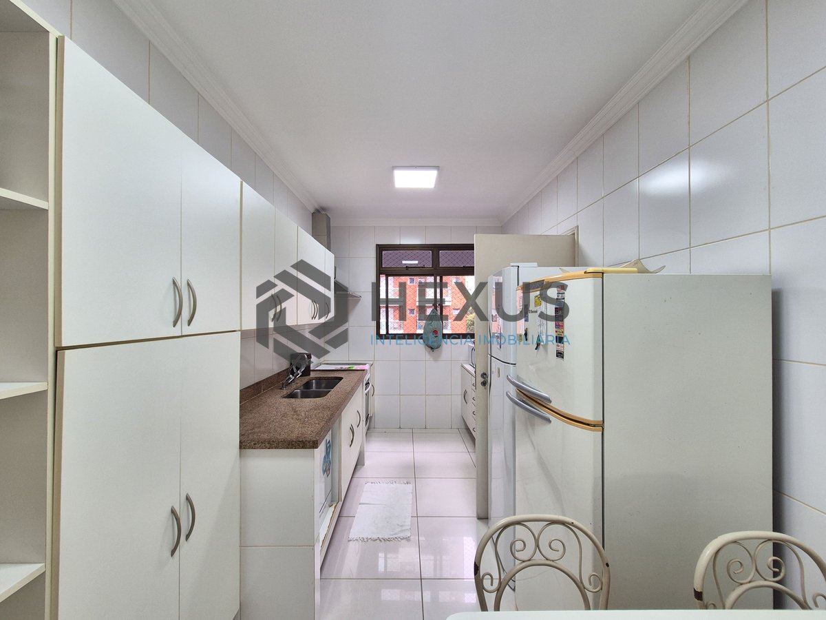 Foto 28 de Apartamento com varanda e lazer na Praia das Pitangueiras, Guaruja