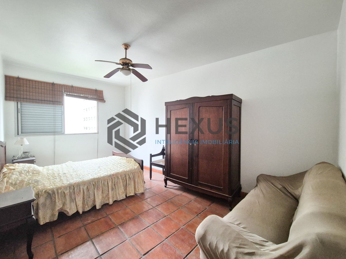 Foto 3 de Apartamento na quadra mar da Praia das Pitangueiras, Guaruja