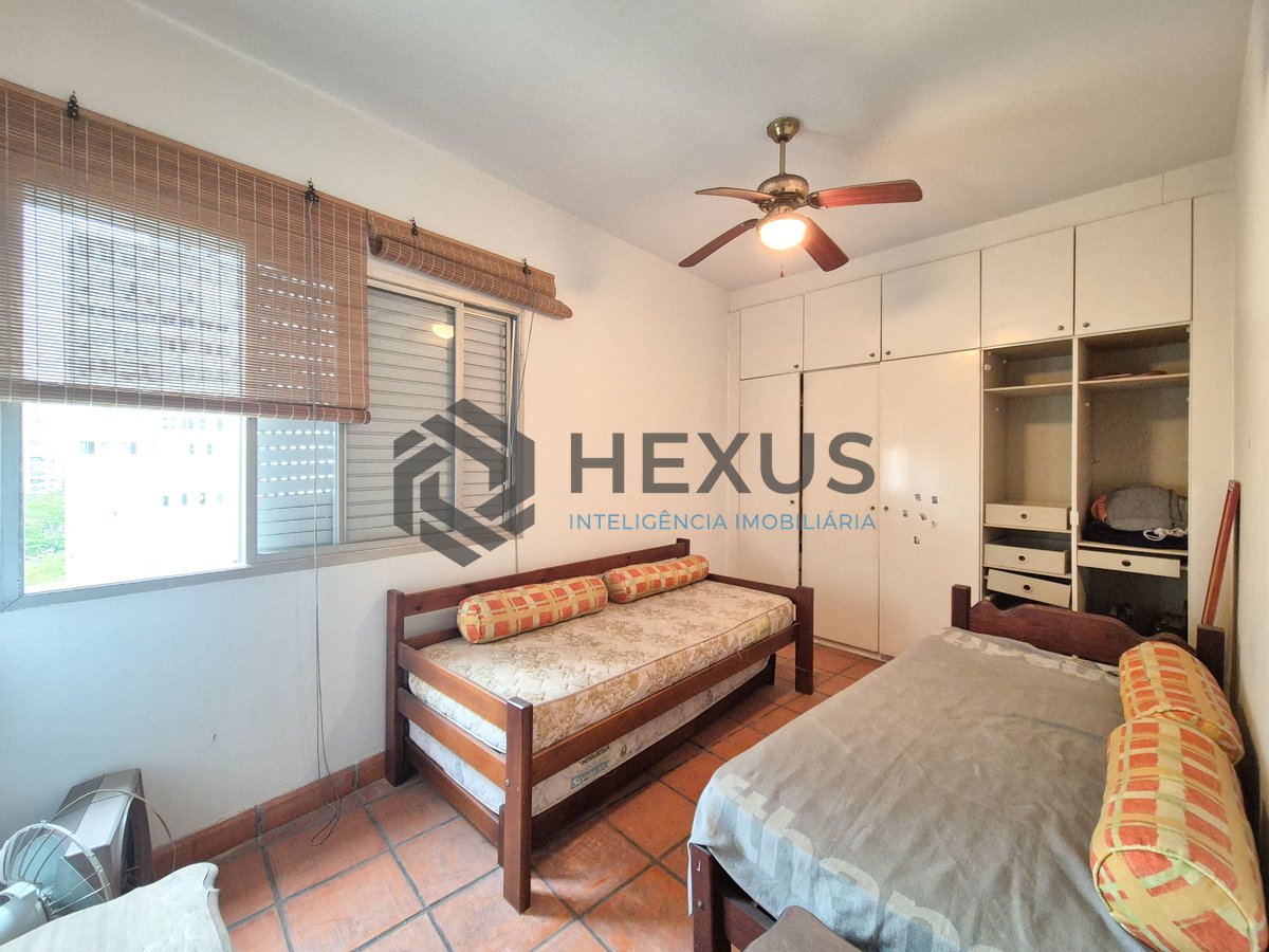 Foto 8 de Apartamento na quadra mar da Praia das Pitangueiras, Guaruja