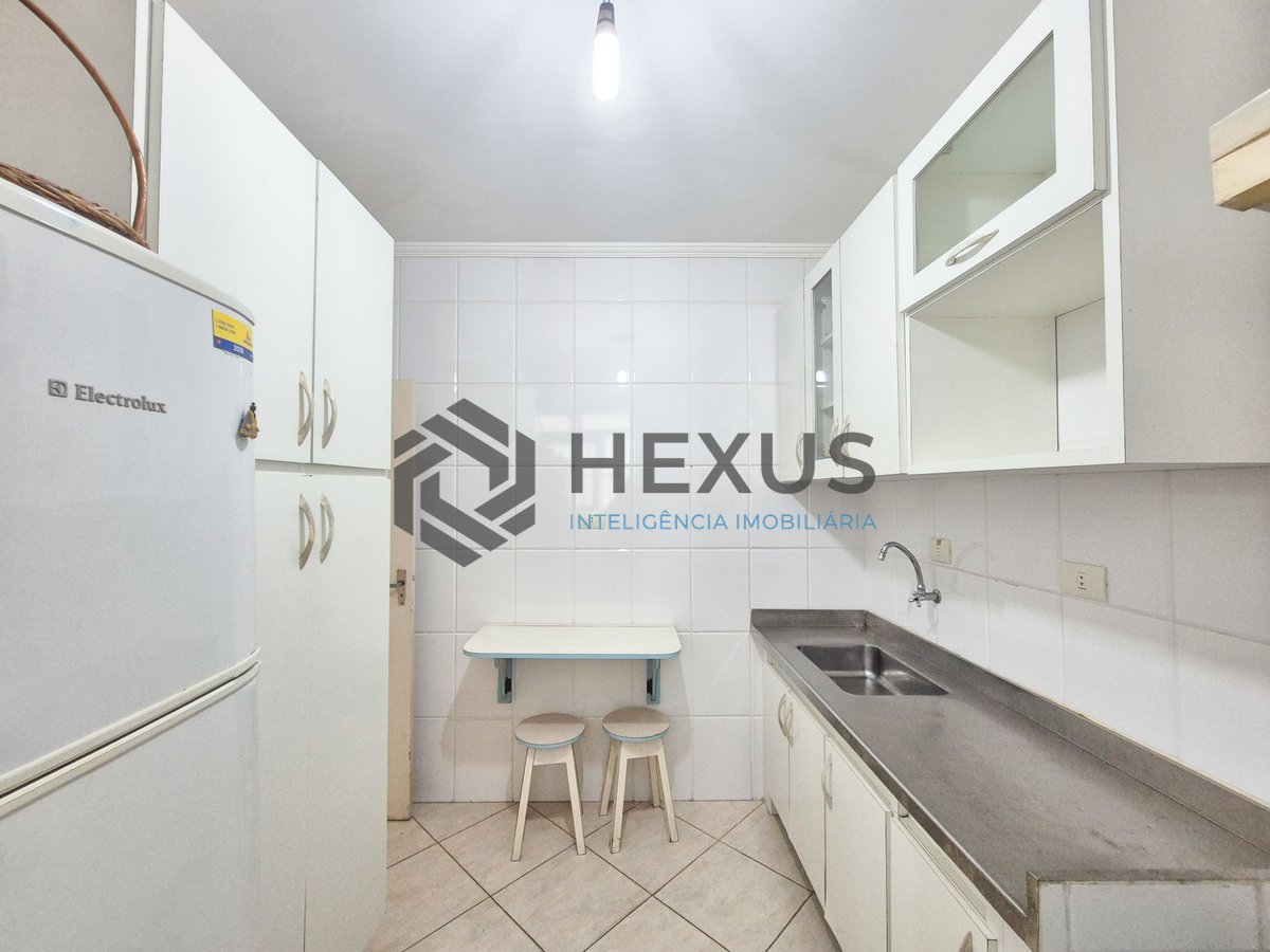 Foto 11 de Apartamento mobiliado na quadra mar da Praia das Pitangueiras, Guaruja