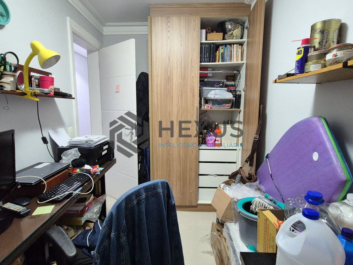 Foto 17 de Apartamento com varanda e lazer na quadra mar da Praia das Pitangueiras, Guaruja