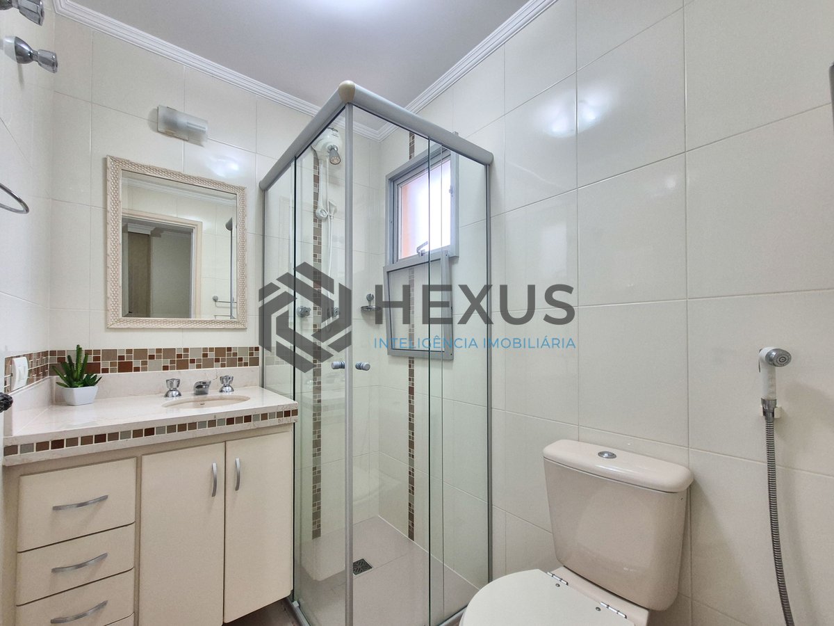 Foto 19 de Apartamento com varanda e lazer na Praia das Pitangueiras, Guaruja