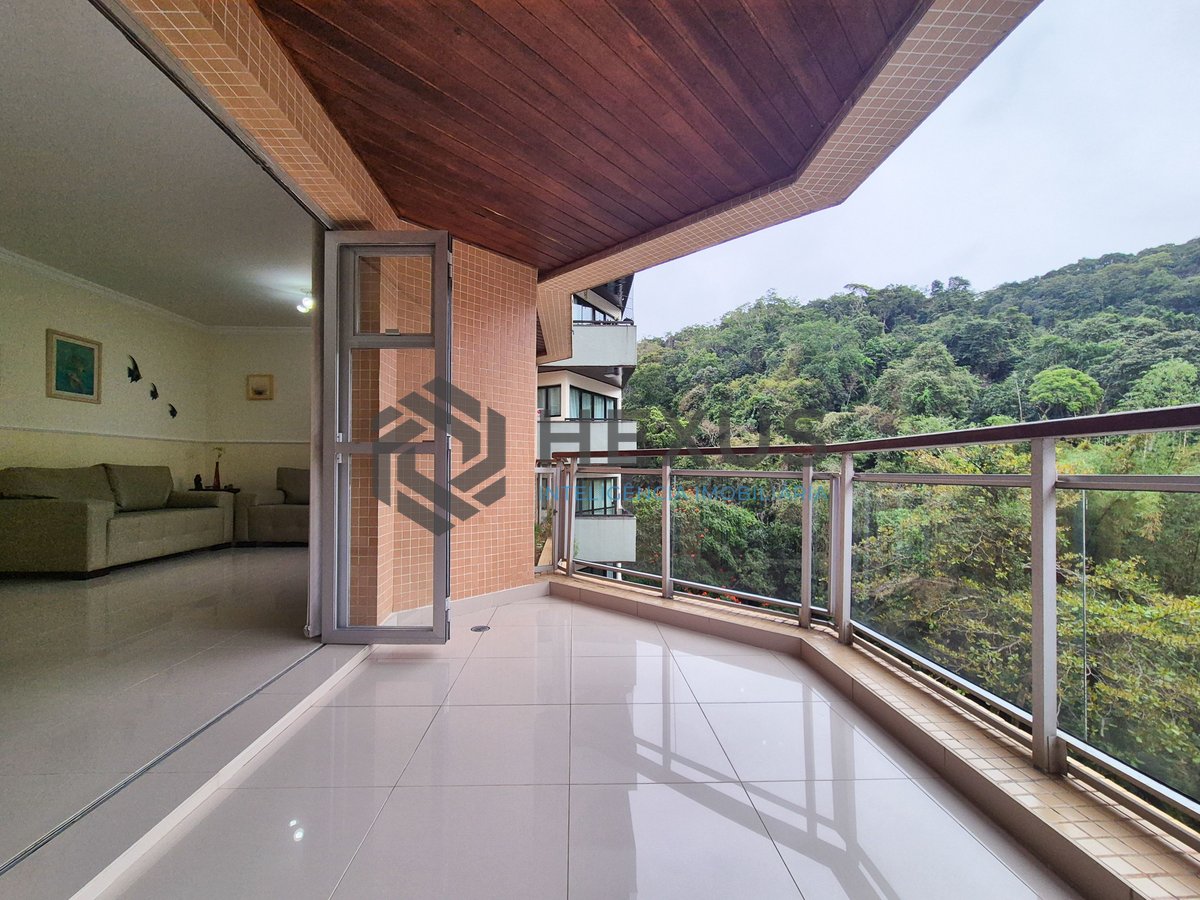 Foto 3 de Apartamento com varanda e lazer na Praia das Pitangueiras, Guaruja