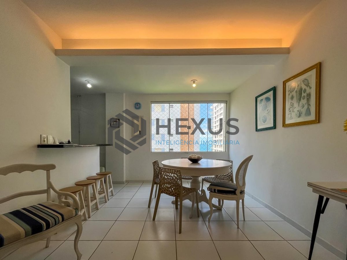 Foto 5 de Apartamento reformado com vista mar a uma quadra da Praia das Pitangueiras, Guaruja