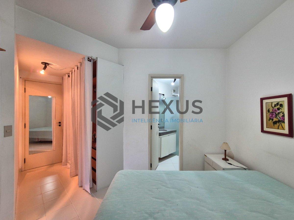 Foto 14 de Apartamento com varanda e lazer na Praia das Pitangueiras, Guaruja