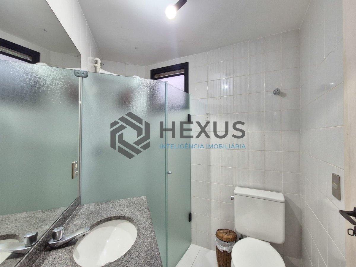 Foto 15 de Apartamento com varanda e lazer na Praia das Pitangueiras, Guaruja