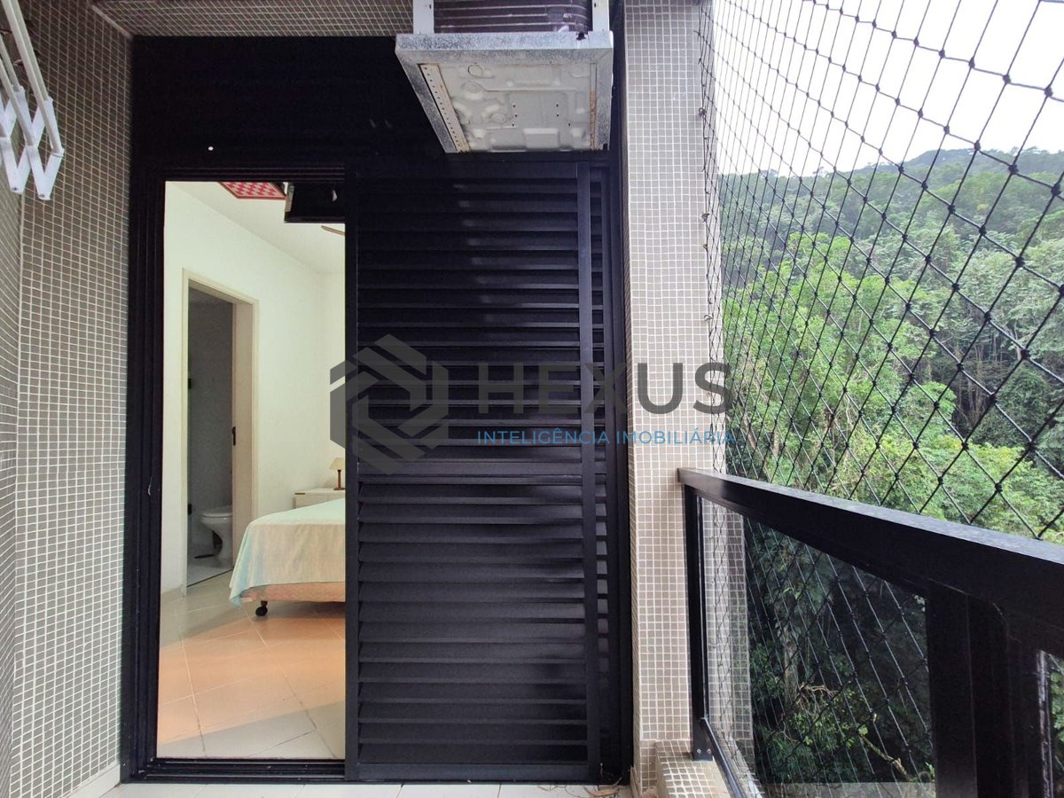 Foto 17 de Apartamento com varanda e lazer na Praia das Pitangueiras, Guaruja