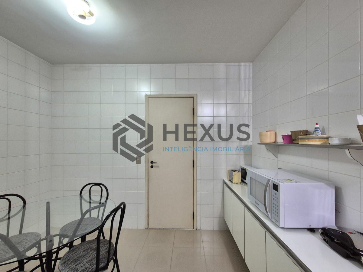 Foto 19 de Apartamento com varanda e lazer na Praia das Pitangueiras, Guaruja
