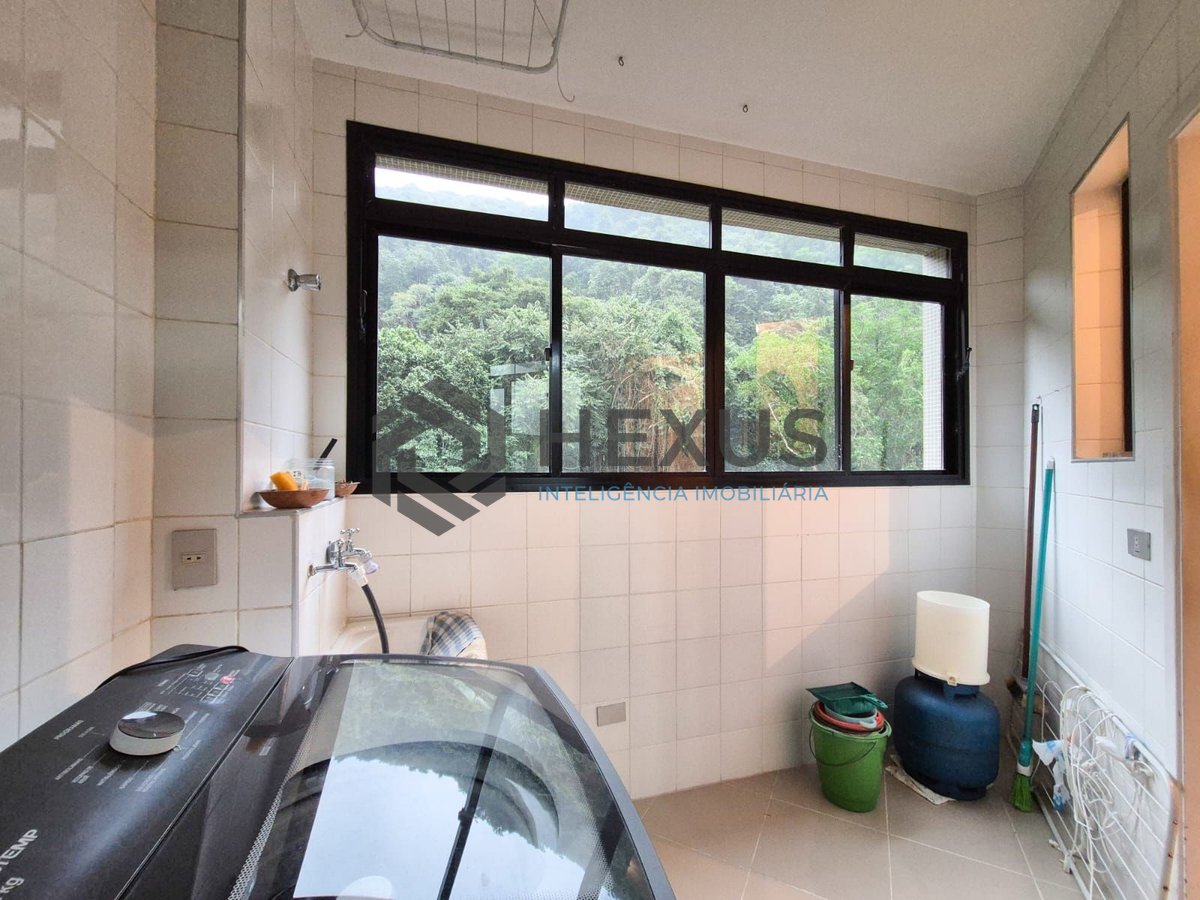 Foto 25 de Apartamento com varanda e lazer na Praia das Pitangueiras, Guaruja