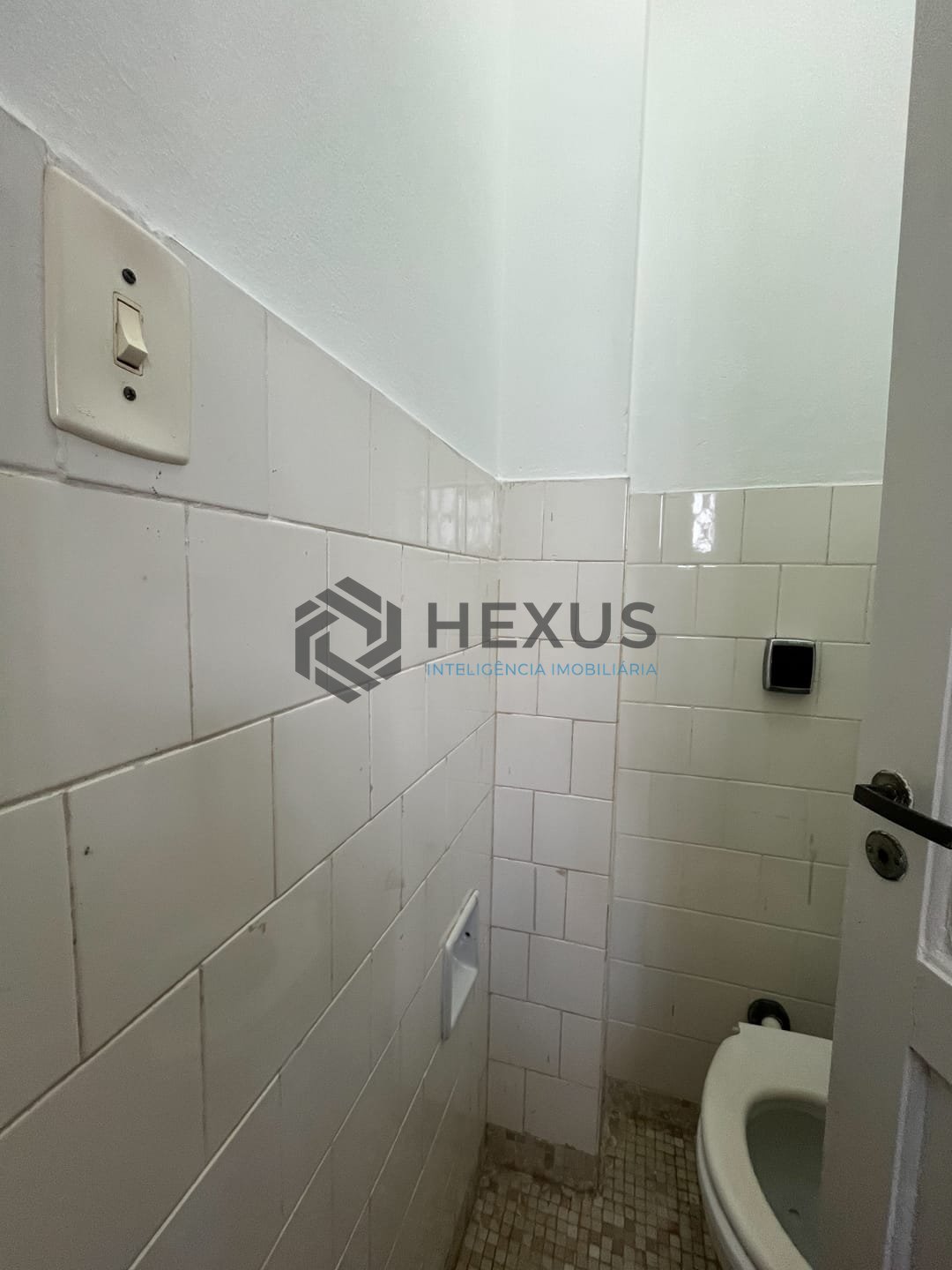 Foto 16 de Apartamento com varanda e vista mar na quadra mar da Praia das Pitangueiras, Guaruja