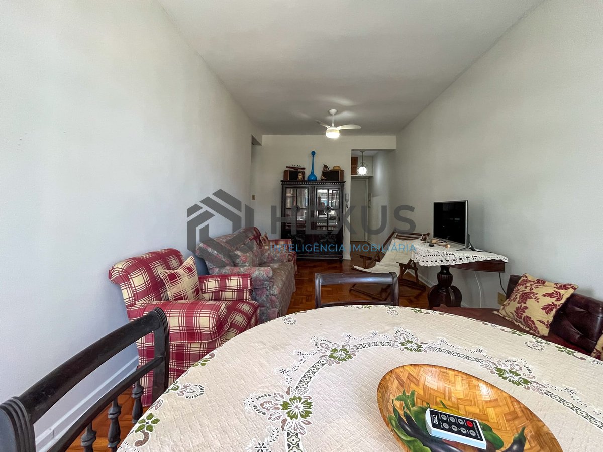 Foto 4 de Apartamento com varanda e vista mar na quadra mar da Praia das Pitangueiras, Guaruja