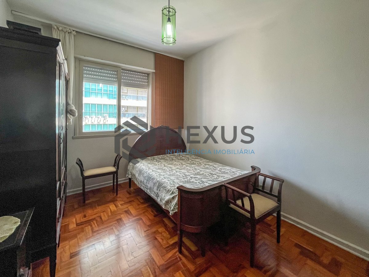 Foto 8 de Apartamento com varanda e vista mar na quadra mar da Praia das Pitangueiras, Guaruja