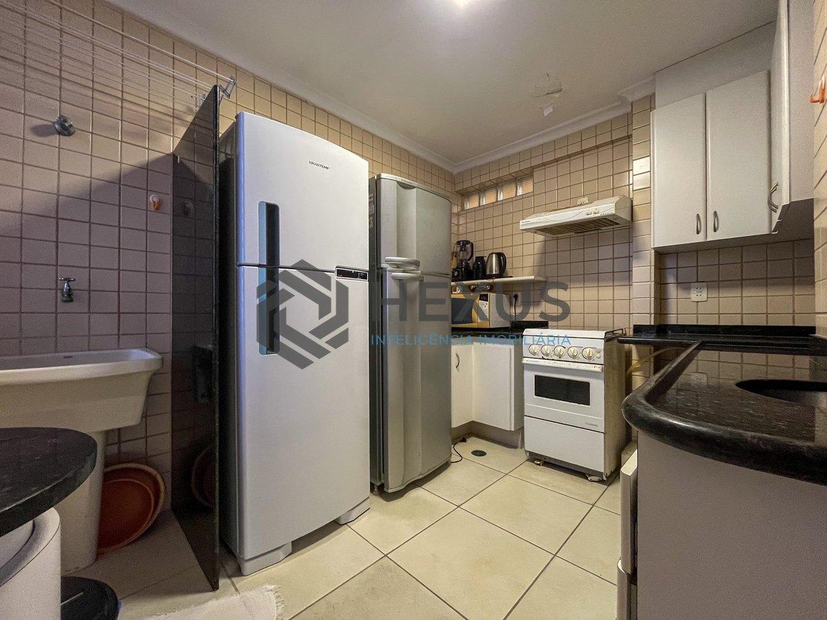 Foto 7 de Apartamento a uma quadra da Praia das Pitangueiras, Guaruja
