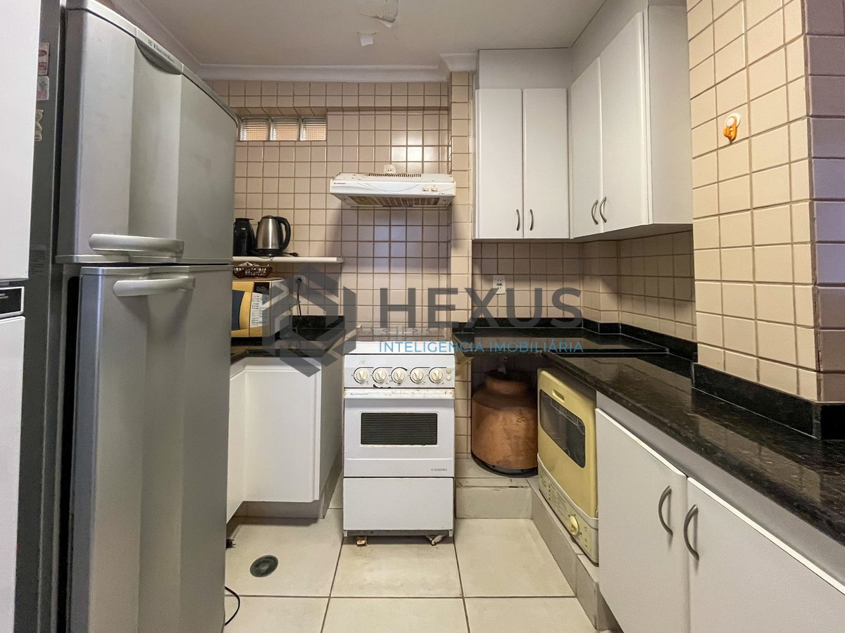 Foto 8 de Apartamento a uma quadra da Praia das Pitangueiras, Guaruja