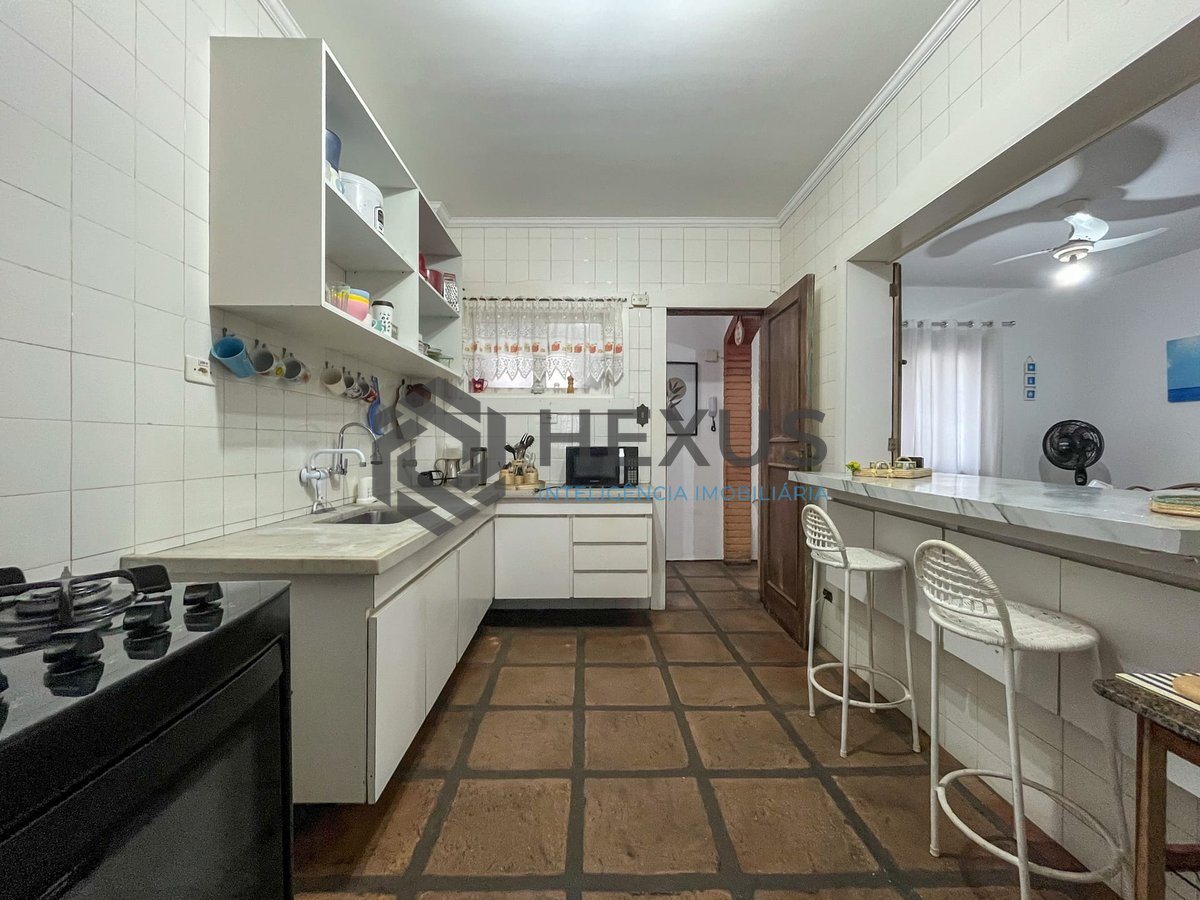 Foto 18 de Apartamento a uma quadra da Praia das Pitangueiras, Guaruja