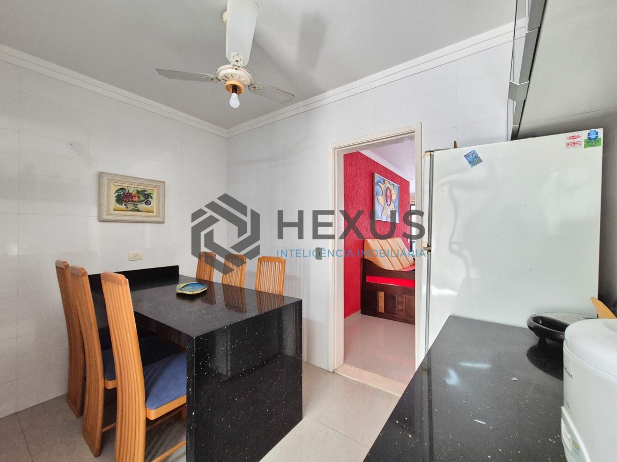 Foto 20 de Apartamento com varanda e lazer na Praia das Pitangueiras, Guaruja