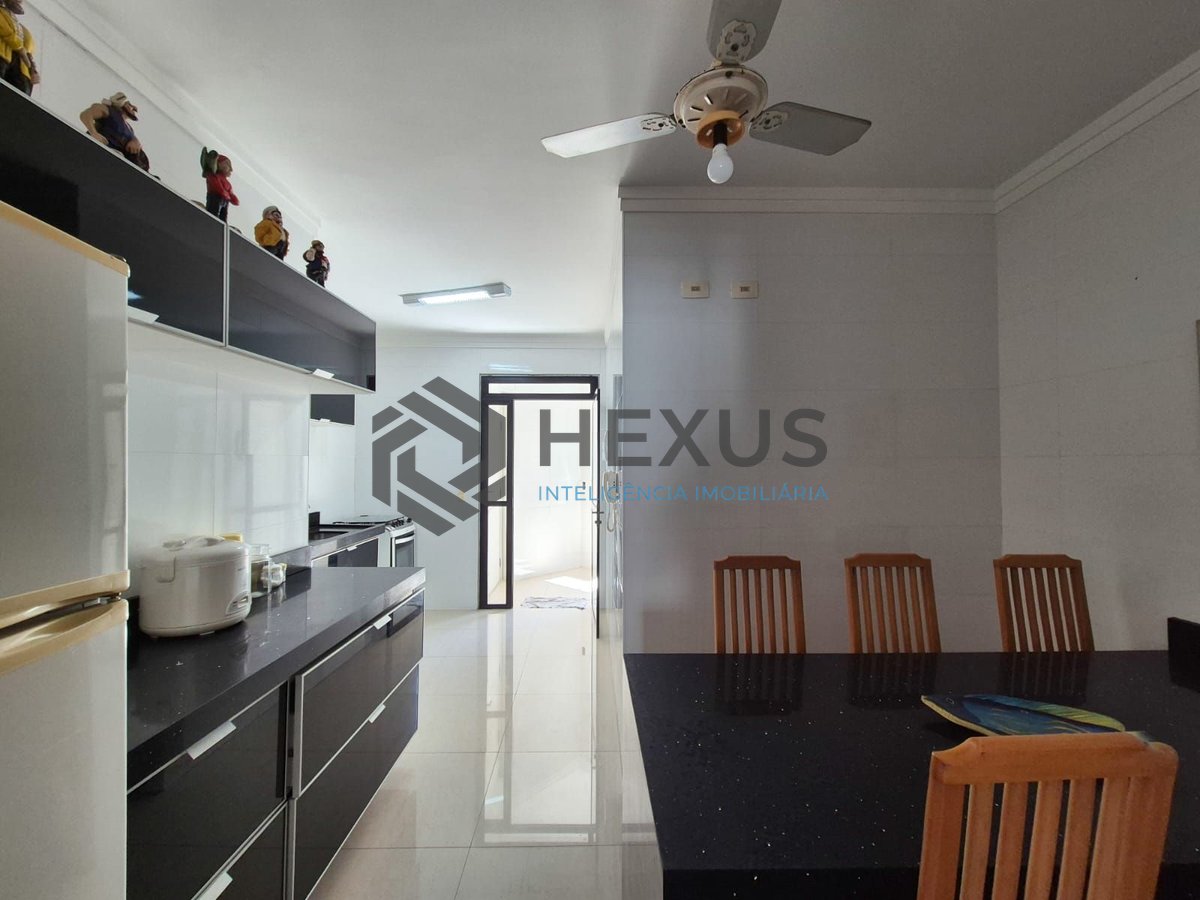 Foto 22 de Apartamento com varanda e lazer na Praia das Pitangueiras, Guaruja