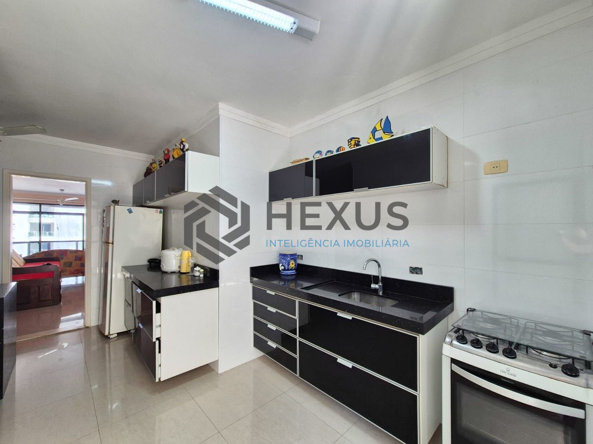 Foto 23 de Apartamento com varanda e lazer na Praia das Pitangueiras, Guaruja