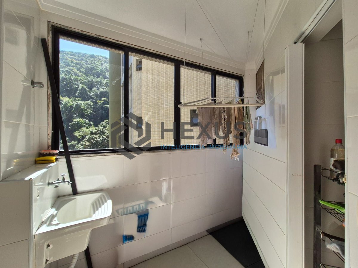 Foto 25 de Apartamento com varanda e lazer na Praia das Pitangueiras, Guaruja