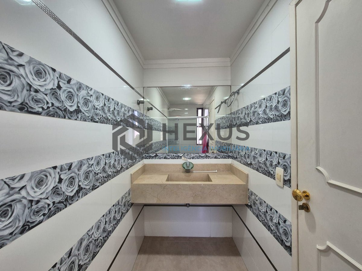 Foto 9 de Apartamento com varanda e lazer na Praia das Pitangueiras, Guaruja