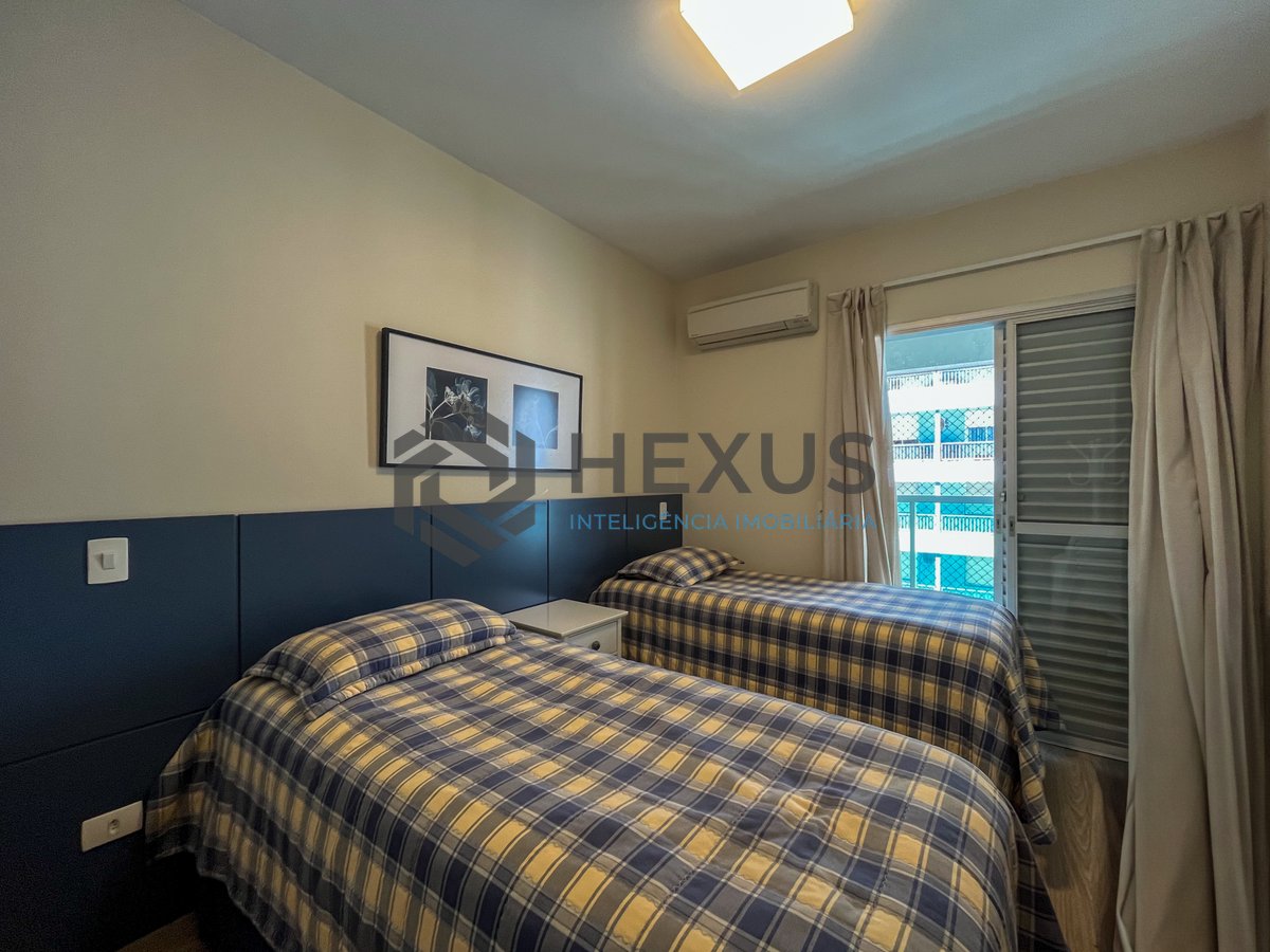 Foto 11 de Apartamento com varanda, vista mar e lazer na beira mar da Praia das Pitangueiras, Guaruja