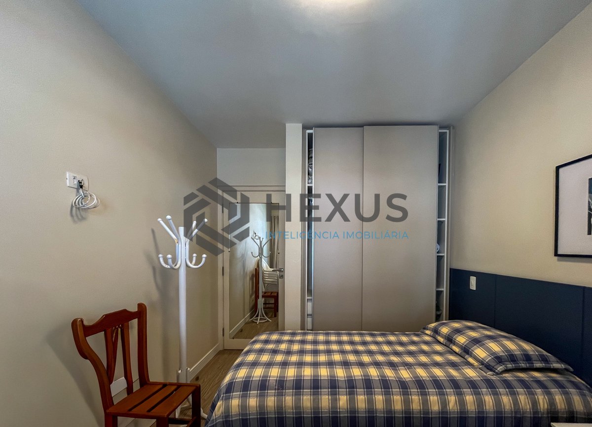 Foto 12 de Apartamento com varanda, vista mar e lazer na beira mar da Praia das Pitangueiras, Guaruja