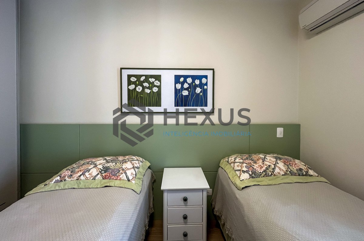 Foto 15 de Apartamento com varanda, vista mar e lazer na beira mar da Praia das Pitangueiras, Guaruja
