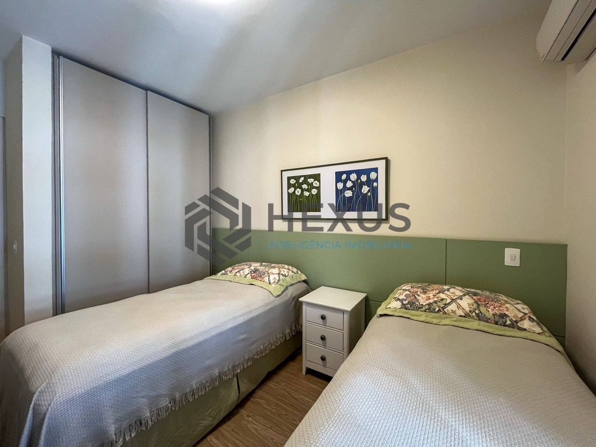 Foto 16 de Apartamento com varanda, vista mar e lazer na beira mar da Praia das Pitangueiras, Guaruja