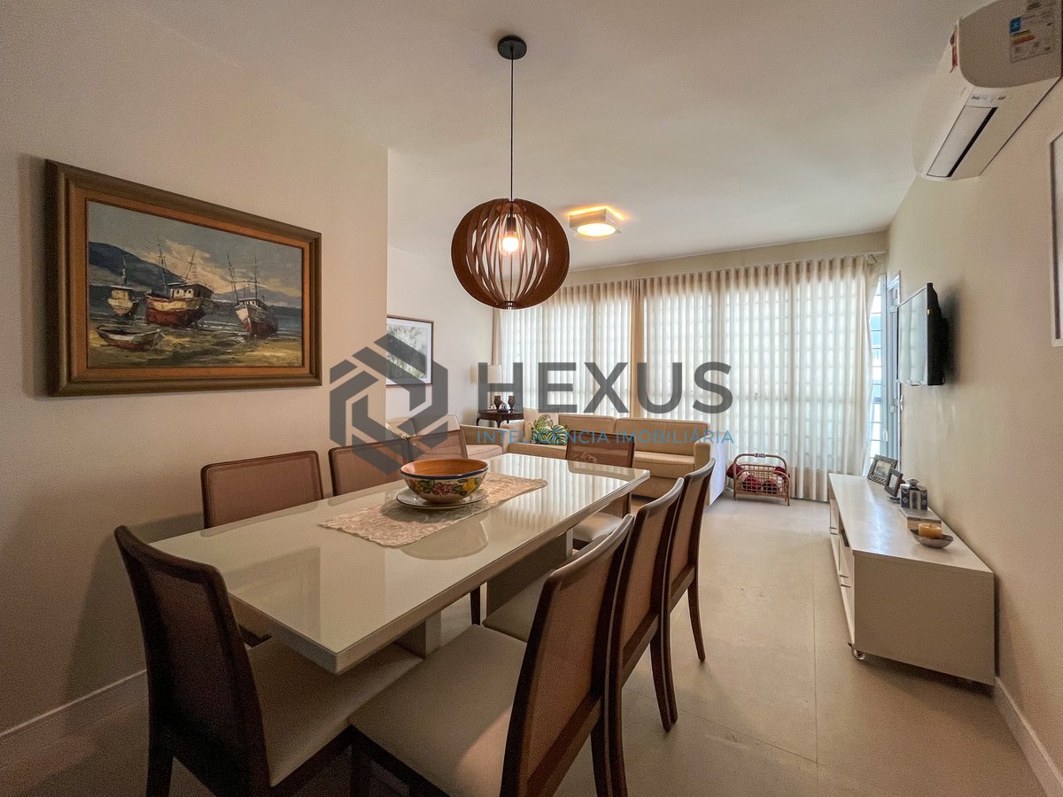 Foto 3 de Apartamento com varanda, vista mar e lazer na beira mar da Praia das Pitangueiras, Guaruja