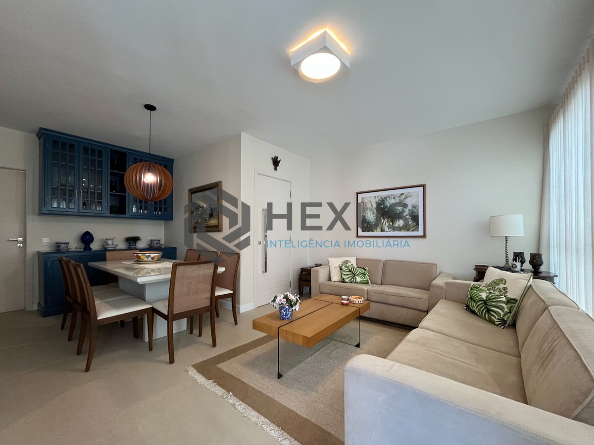 Foto 4 de Apartamento com varanda, vista mar e lazer na beira mar da Praia das Pitangueiras, Guaruja