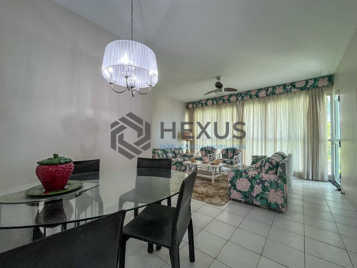 Foto 3 de Apartamento com varanda e vista mar na quadra mar da Praia das Pitangueiras, Guaruja