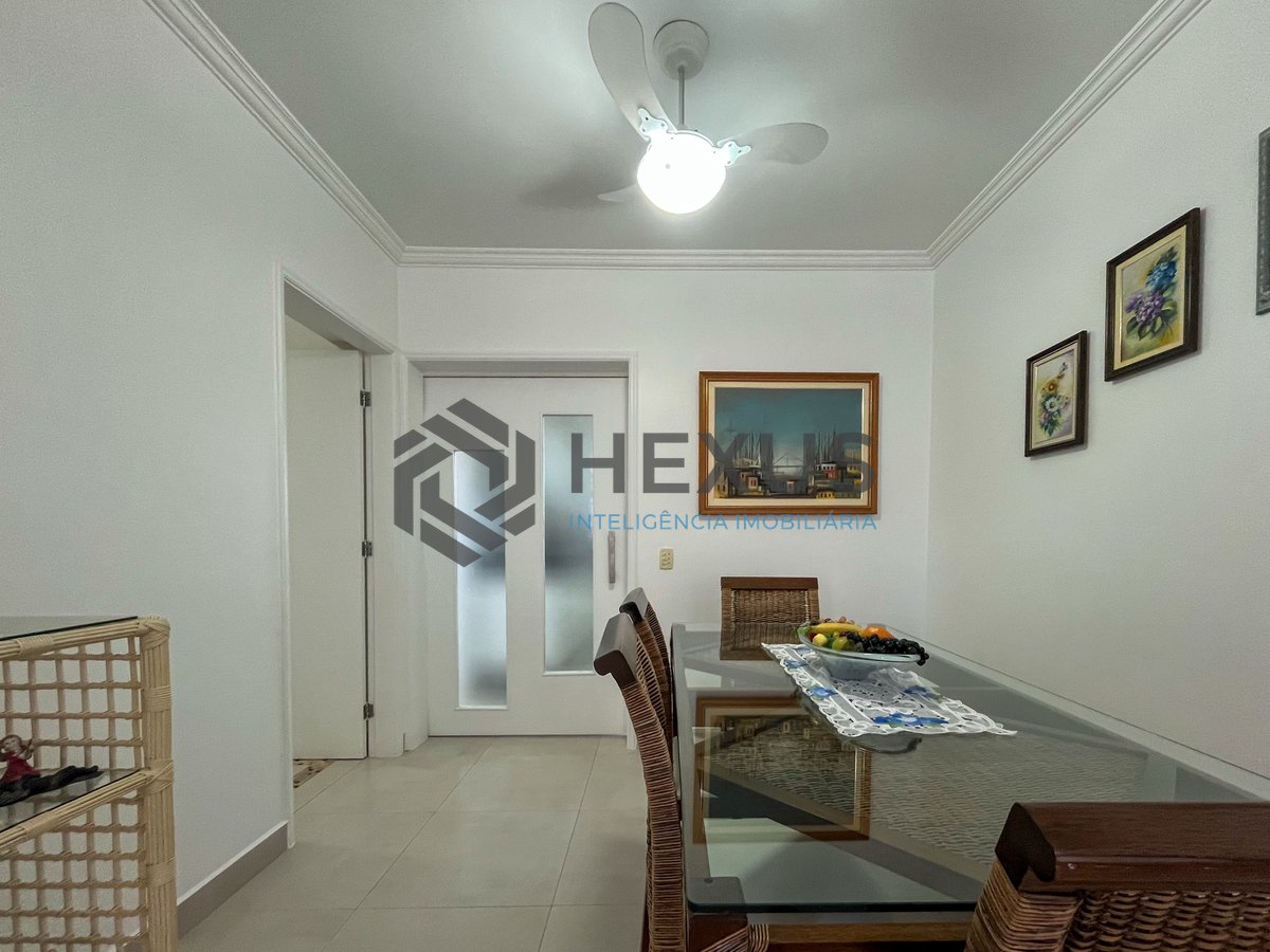 Foto 4 de Apartamento com varanda, lazer e vista mar na quadra mar da Praia das Pitangueiras, Guaruja