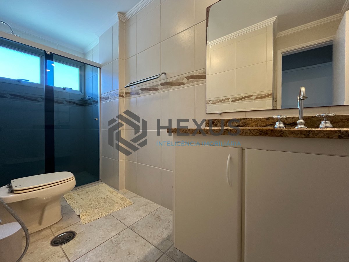 Foto 20 de Apartamento com varanda, lazer e vista mar na quadra mar da Praia das Pitangueiras, Guaruja