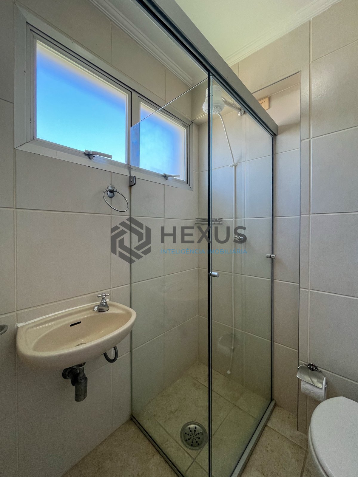 Foto 23 de Apartamento com varanda, lazer e vista mar na quadra mar da Praia das Pitangueiras, Guaruja