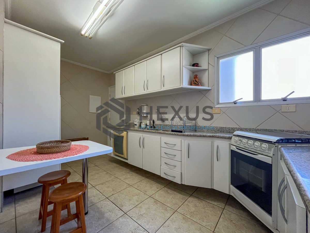 Foto 24 de Apartamento com varanda, lazer e vista mar na quadra mar da Praia das Pitangueiras, Guaruja