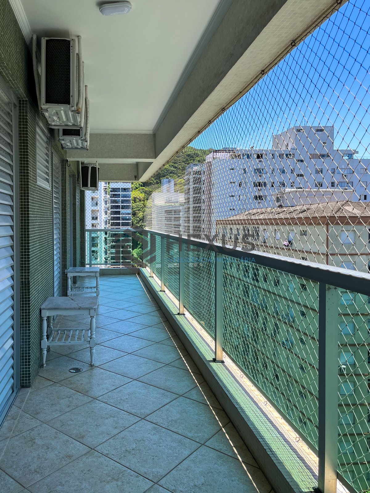 Foto 8 de Apartamento com varanda, lazer e vista mar na quadra mar da Praia das Pitangueiras, Guaruja