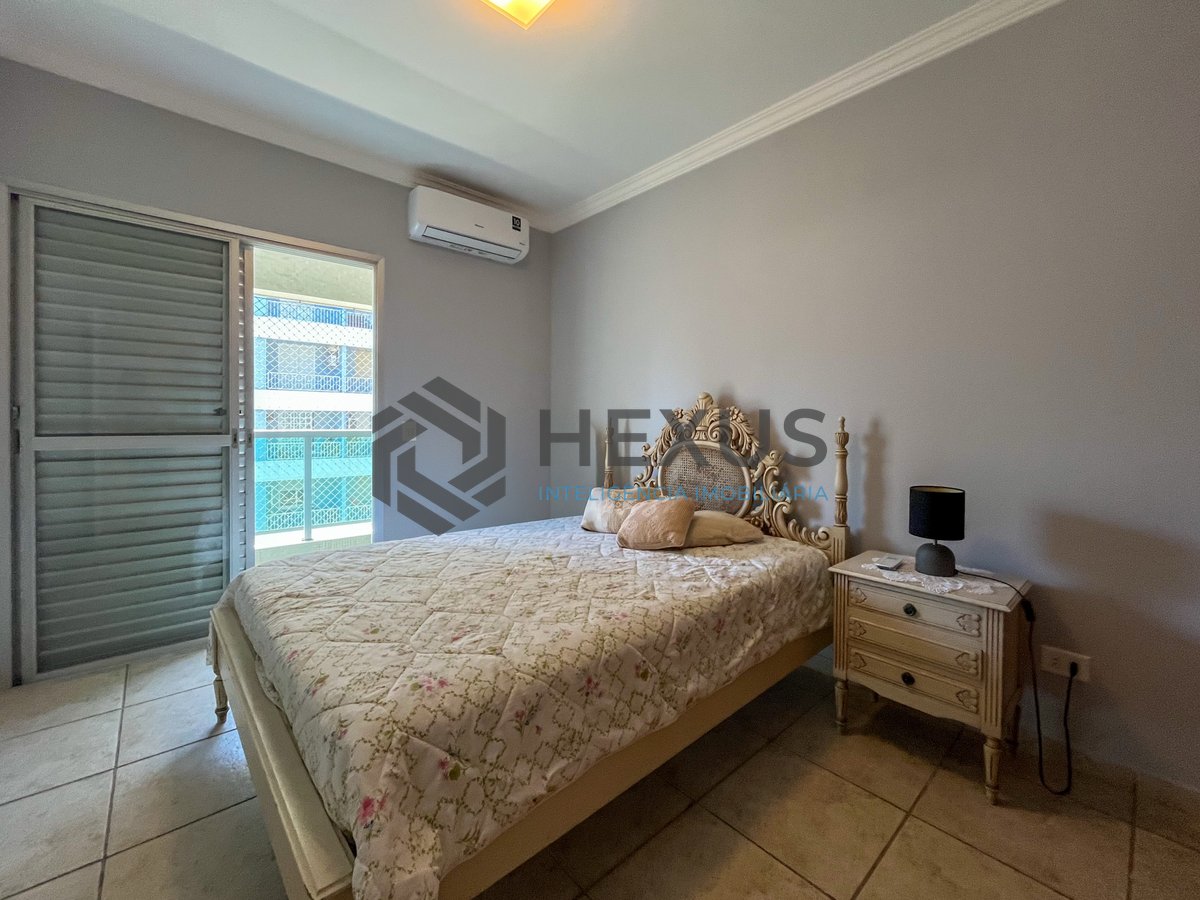 Foto 10 de Apartamento com varanda, lazer e vista mar na quadra mar da Praia das Pitangueiras, Guaruja
