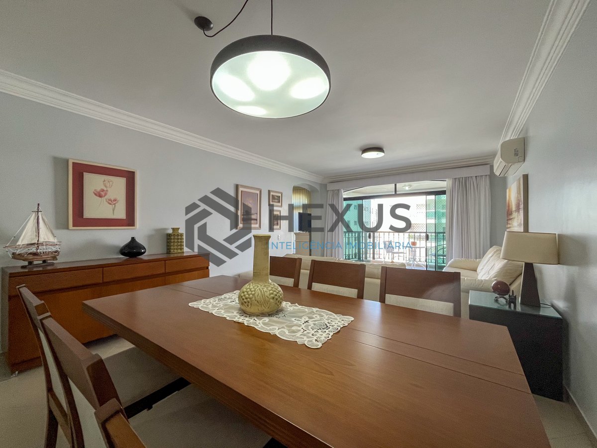 Foto 5 de Apartamento com varanda e vista mar na quadra mar da Praia das Pitangueiras, Guaruja