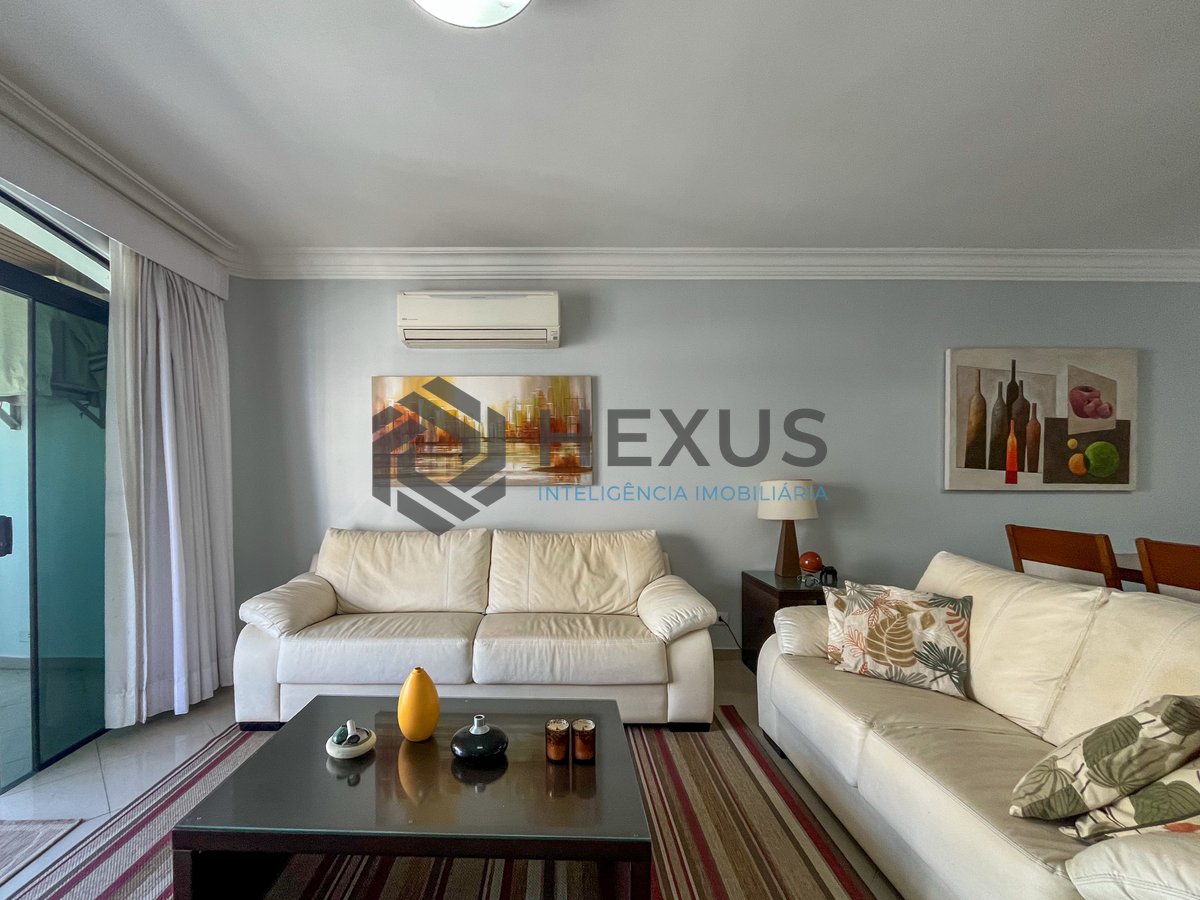 Foto 9 de Apartamento com varanda e vista mar na quadra mar da Praia das Pitangueiras, Guaruja